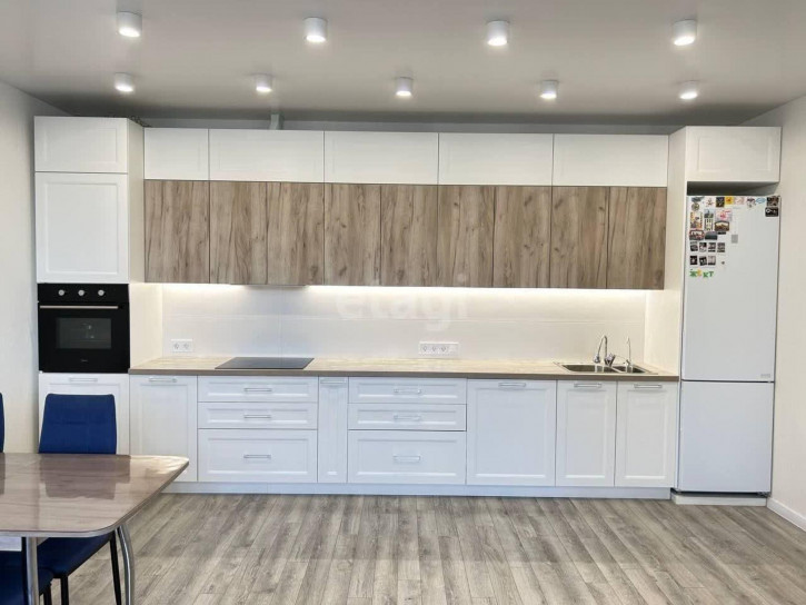 3-комн квартира Газовиков, 77