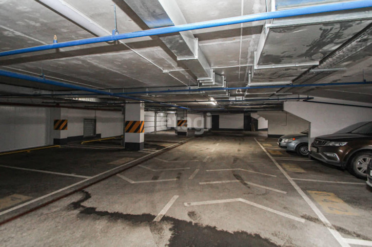 Гараж/парковка Эрвье 38