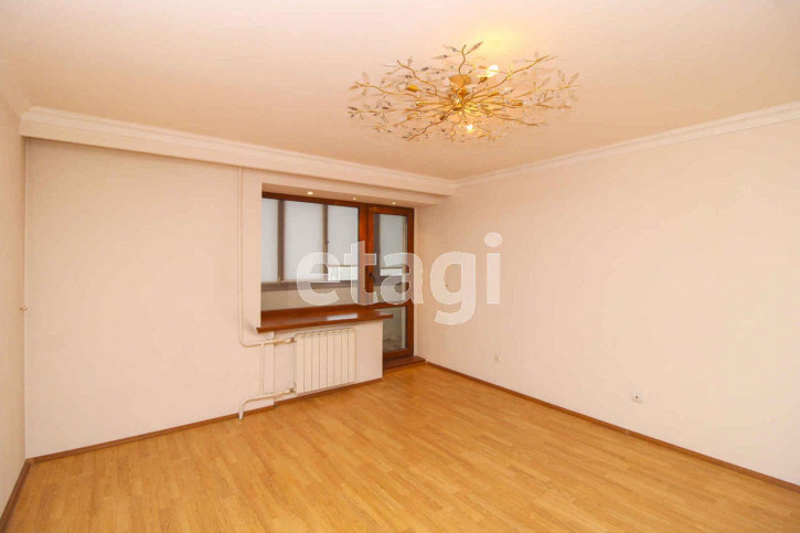 4-комн квартира Шиллера, 22