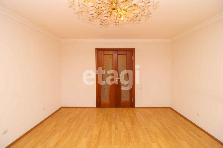 4-комн квартира Шиллера, 22