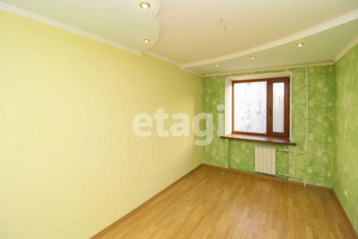 4-комн квартира Шиллера, 22