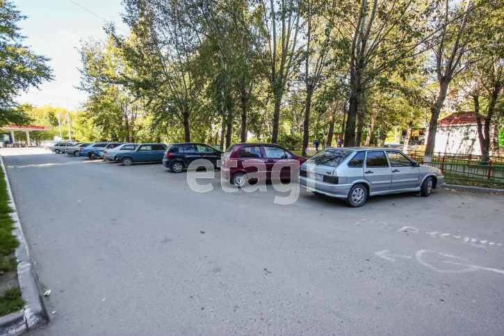 Комната Республики, 212