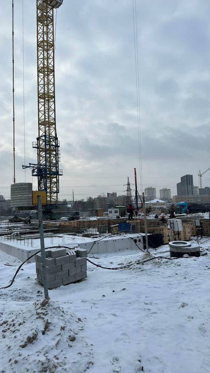 2-комн квартира в новом доме Героев космоса, 11