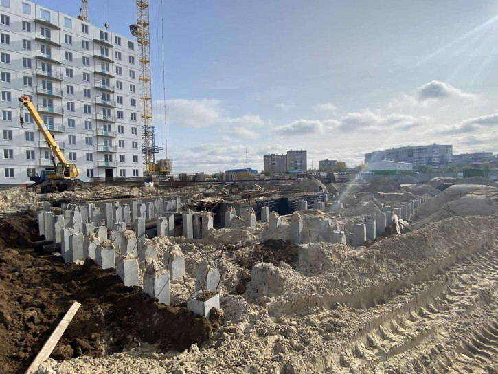 2-комн квартира в новом доме Героев космоса, 11