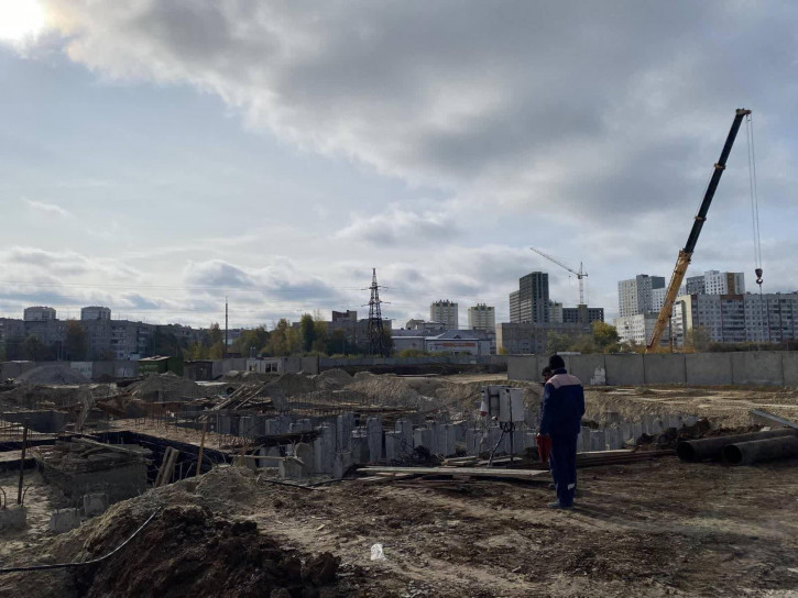 2-комн квартира в новом доме Героев космоса, 11