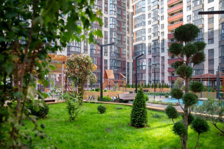 3-комн квартира в новом доме ул Семигорская