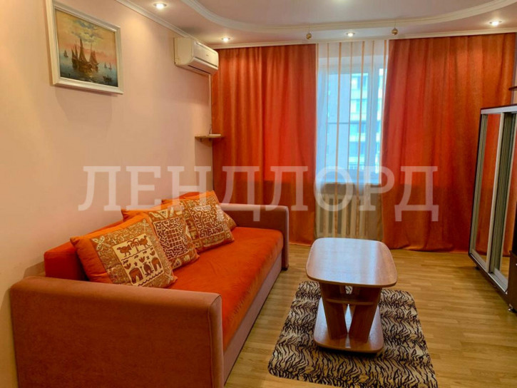 2-комн квартира улица Добровольского, 8/2