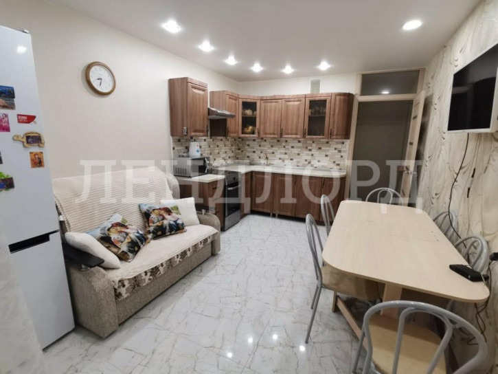 3-комн квартира улица Петренко, 18