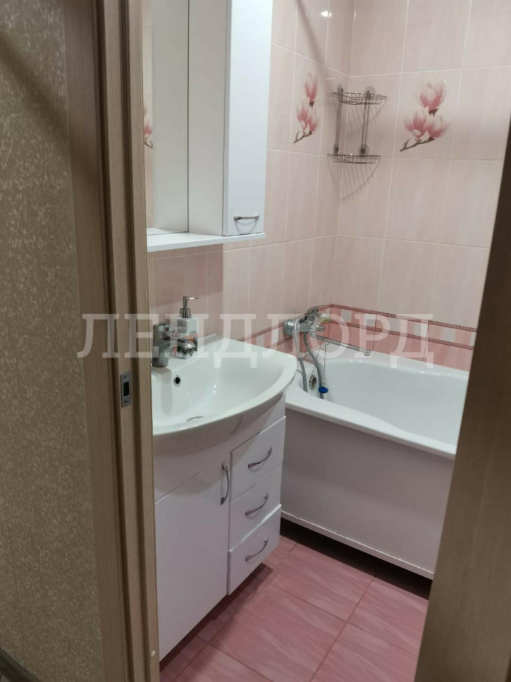 3-комн квартира улица Петренко, 18