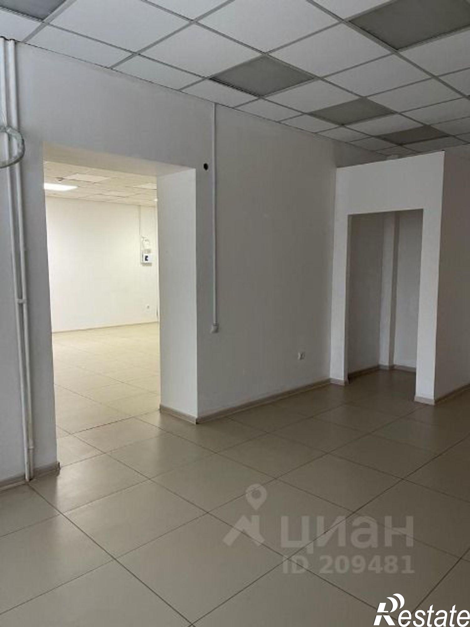 Сдать торговое помещение за 95 008 рублей на Коммунистическая улица, 61