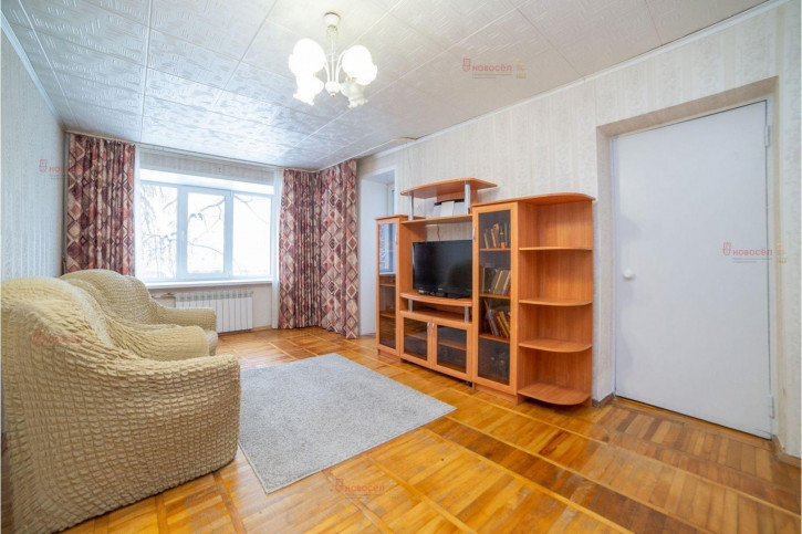 3-комн квартира Крауля 10