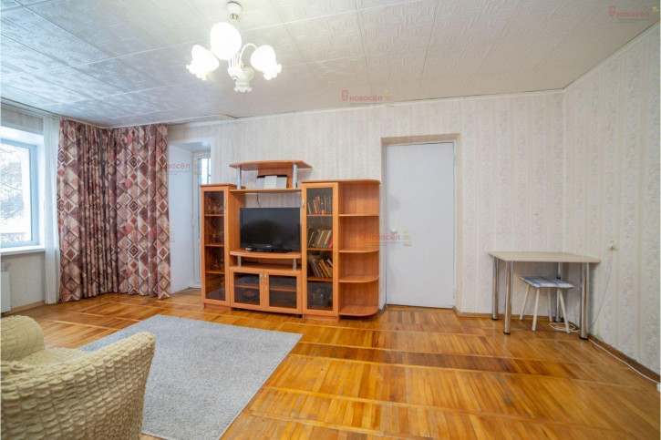 3-комн квартира Крауля 10