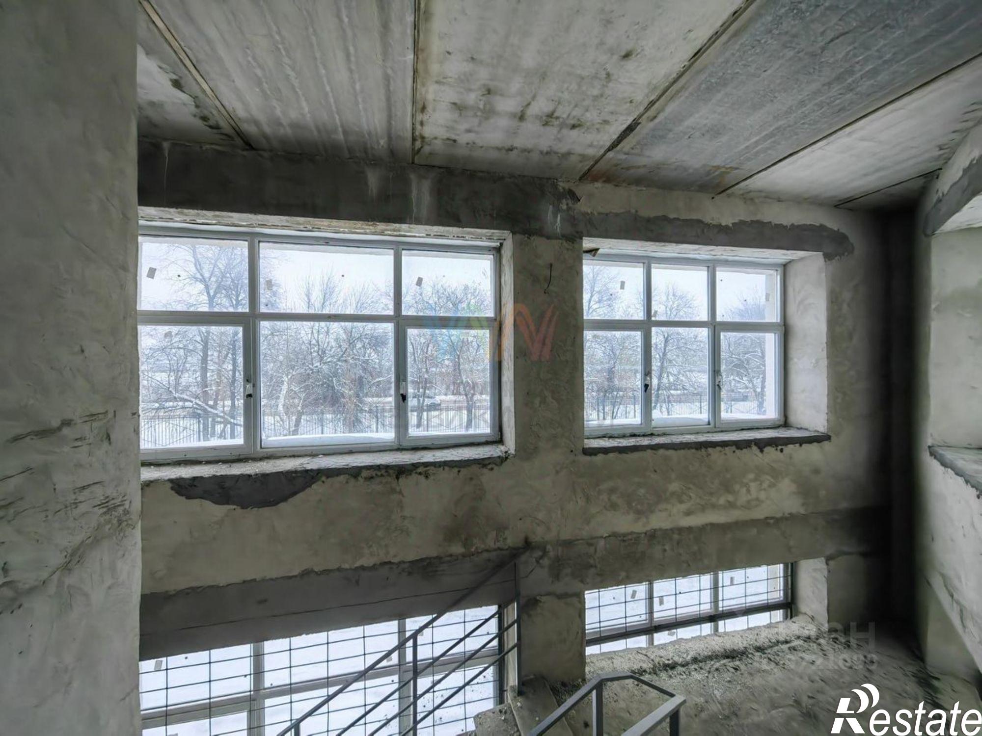 Купить торговое помещение за 20 000 300 рублей на улица Ахметова, 353