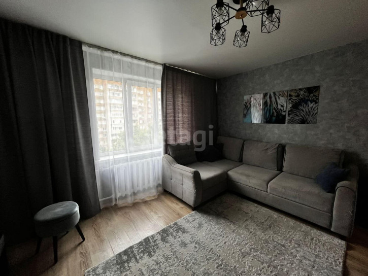2-комн квартира Волховстроя, 90