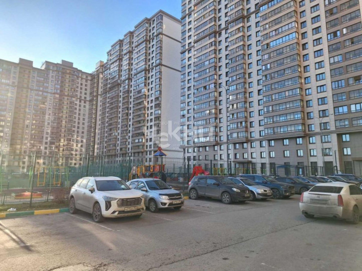 2-комн квартира Июльских Дней ул, 1к1