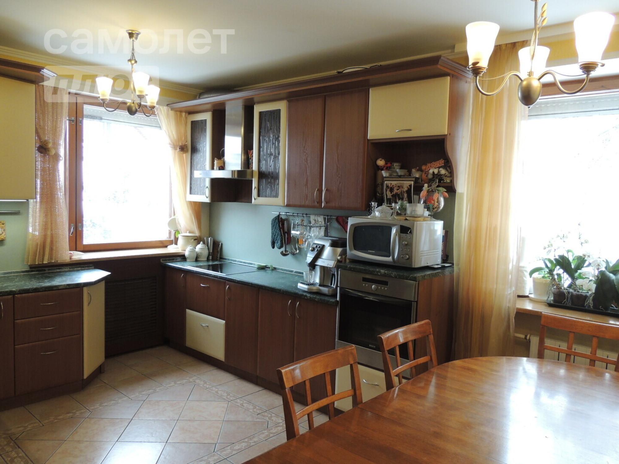 Купить дачу, дом, коттедж за 15 500 000 рублей на Солнечная улица, 11