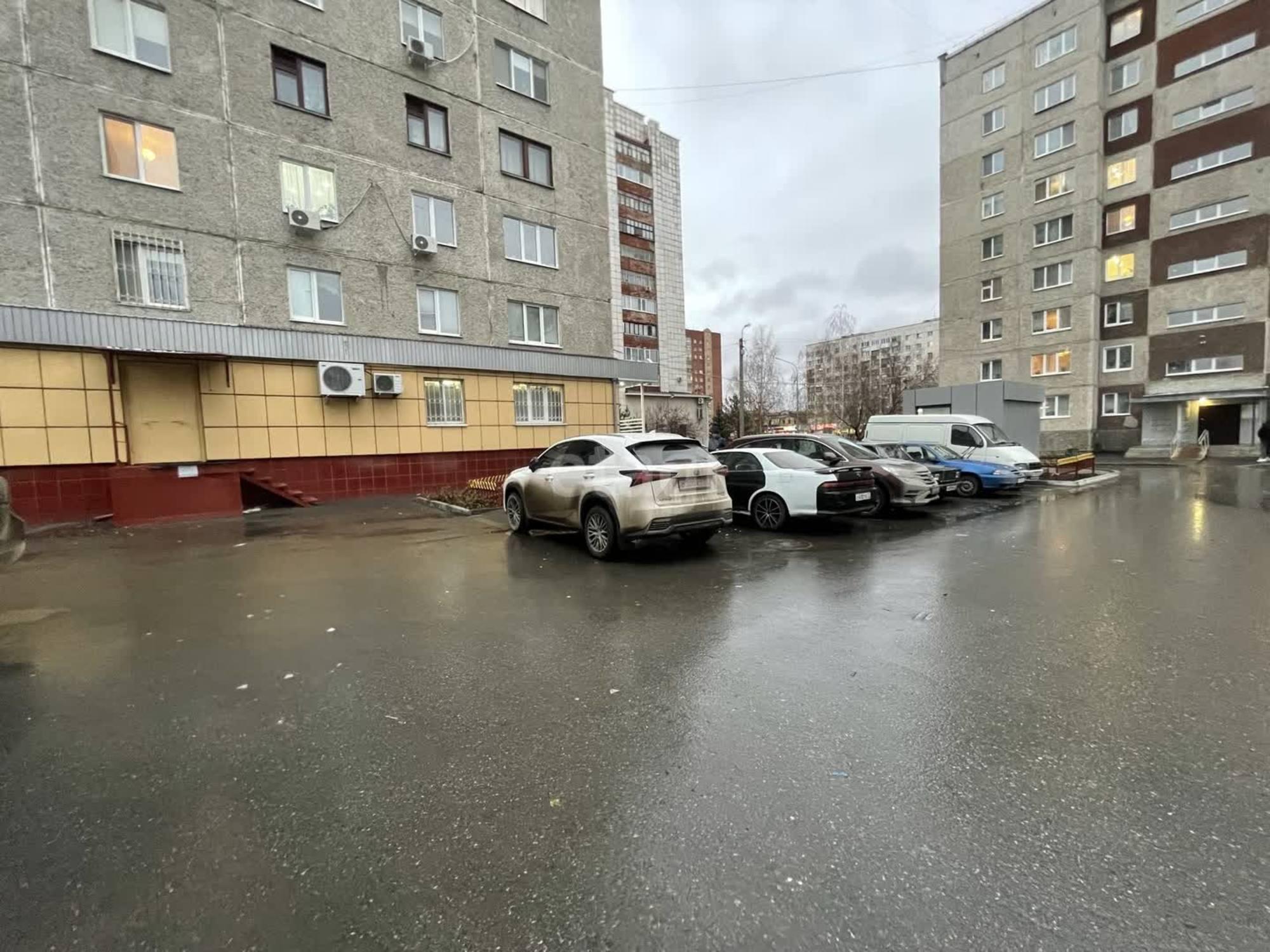 Сдать торговое помещение за 90 000 рублей на Пермякова 54