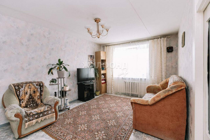 3-комн квартира Сибиряков-Гвардейцев улица, д.68