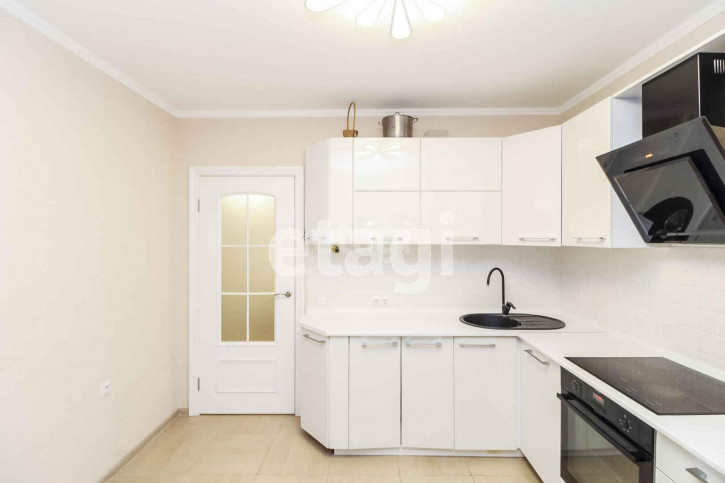 2-комн квартира Избышева, 8