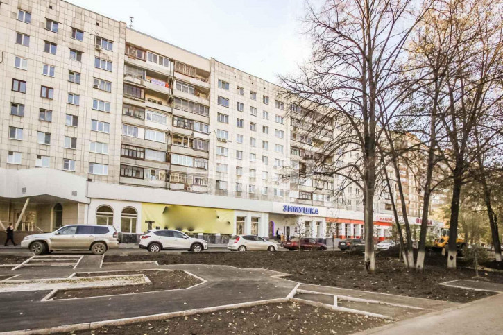 2-комн квартира Республики, 94
