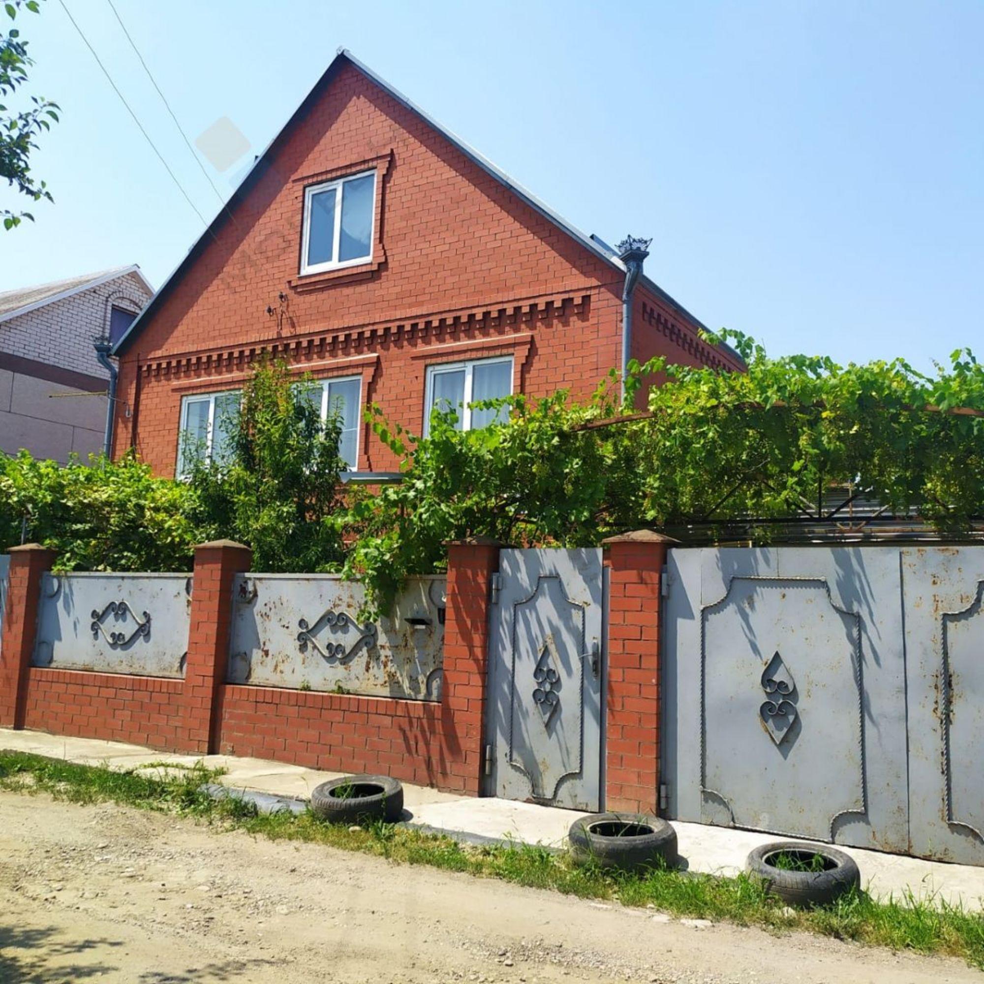 Купить дачу, дом, коттедж за 15 500 000 рублей на Дмитрия Пожарского ул, 1/2