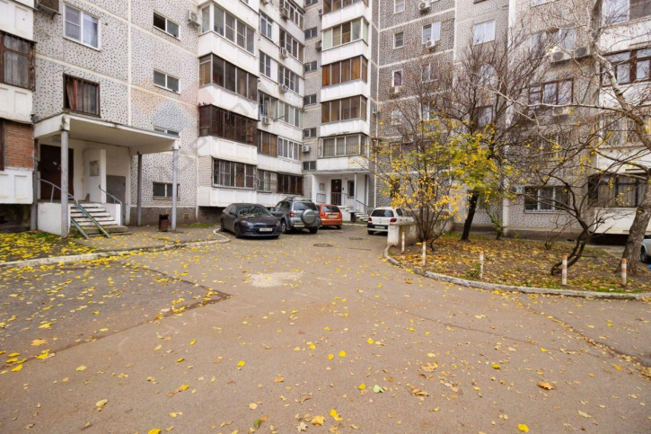3-комн квартира Ставропольская ул, 183/1
