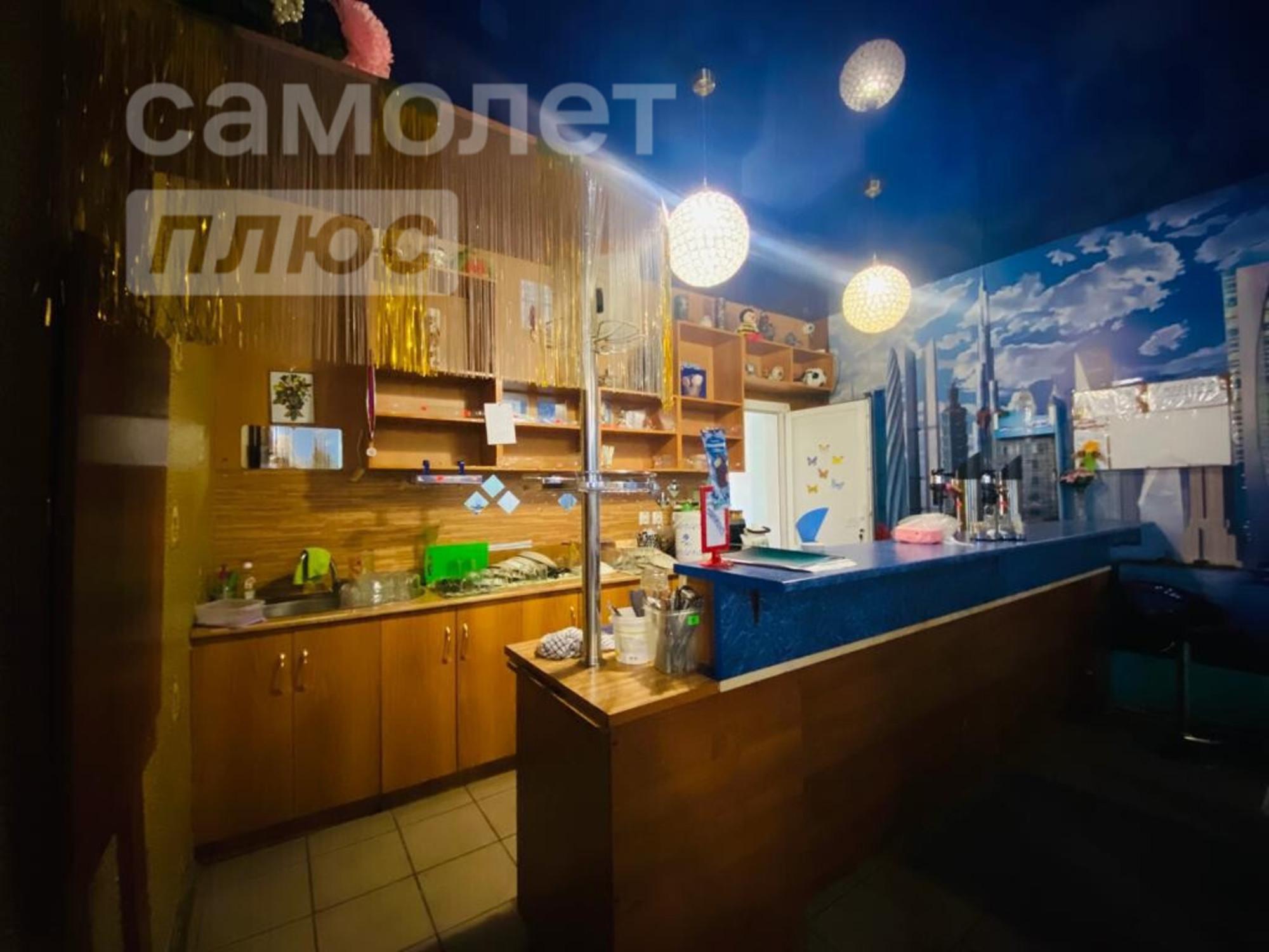 Купить ресторан, помещение под кафе за 2 250 000 рублей на Комсомольская улица, 12