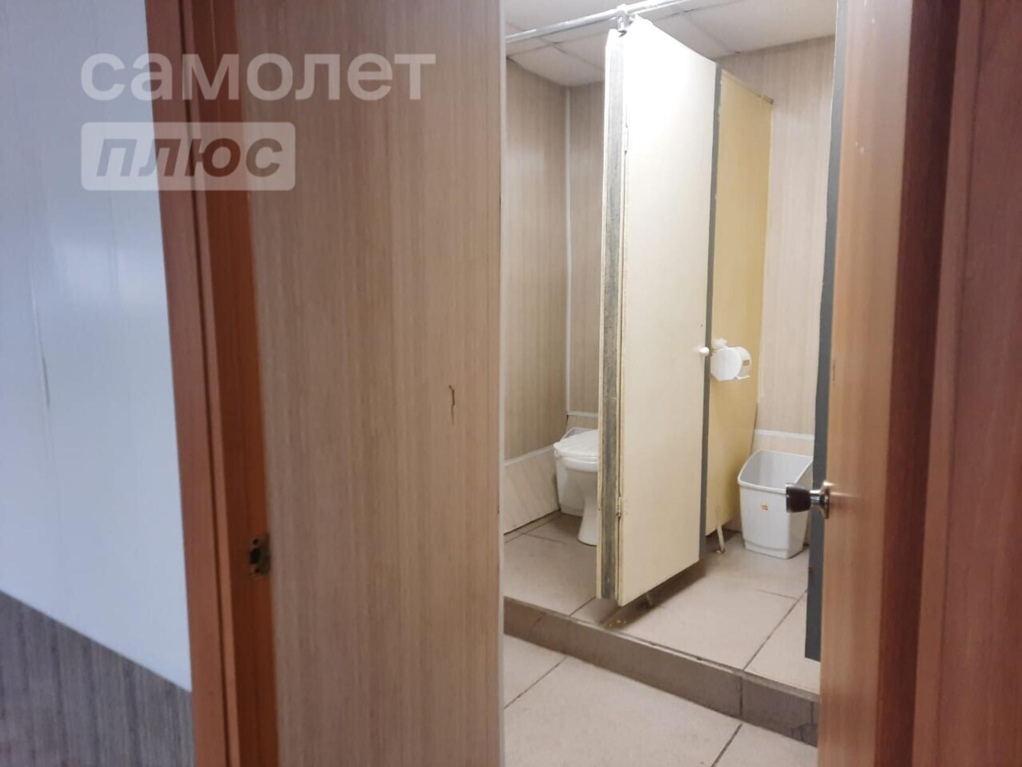 Купить торговое помещение за 16 000 000 рублей на Кооперативная улица, 22