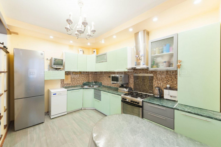 3-комн квартира ул. Патриса Лумумбы, дом 58