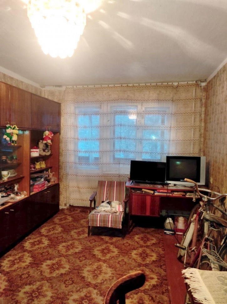 3-комн квартира Калинина, 10