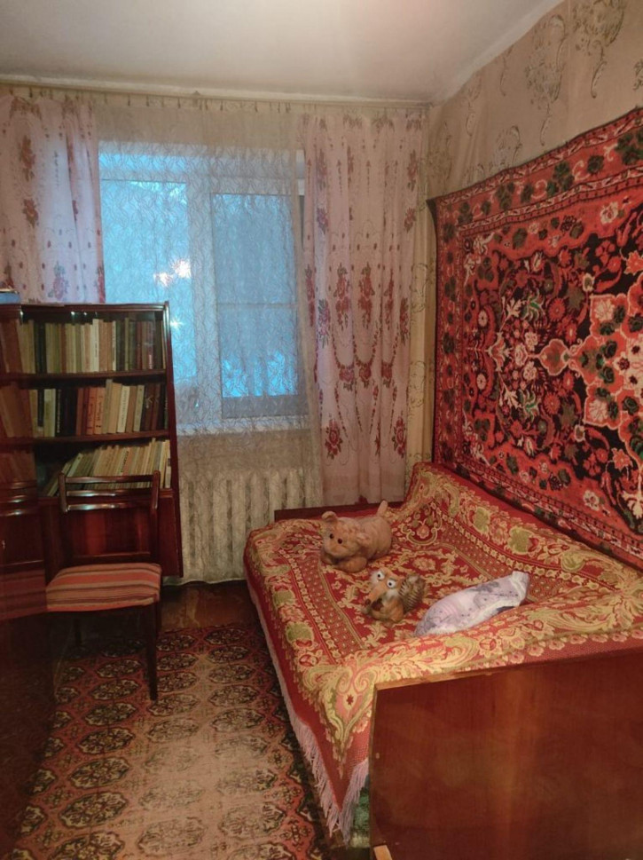 3-комн квартира Калинина, 10