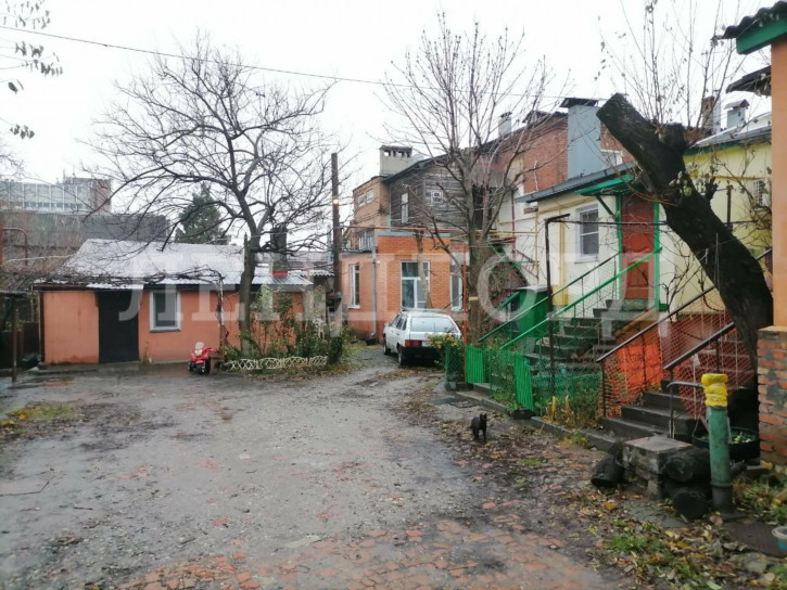 3-комн квартира улица Закруткина, 36/19