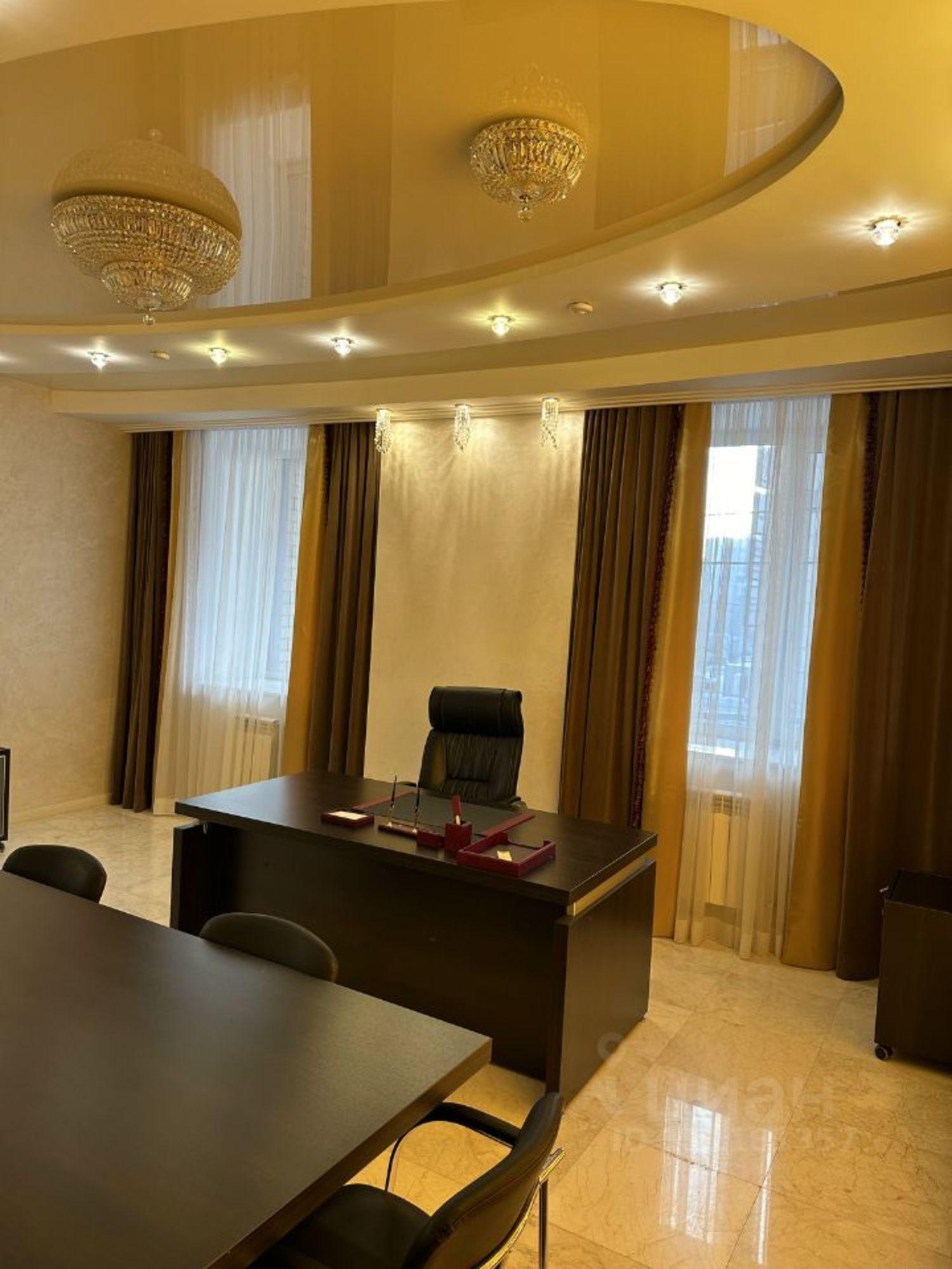 Купить офис, помещение под офис за 28 457 700 рублей на улица Калинина, 69