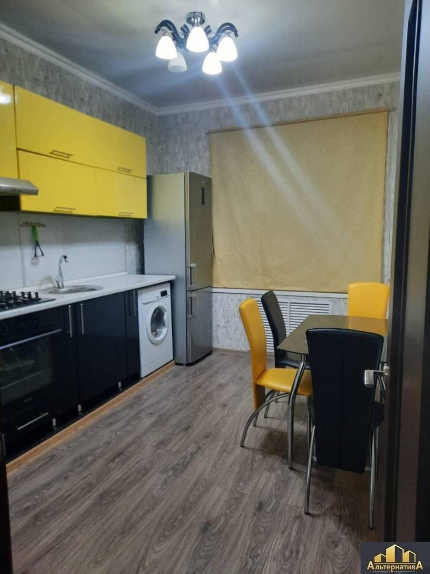Купить квартиру за 6 600 000 рублей на Балахонова ул.