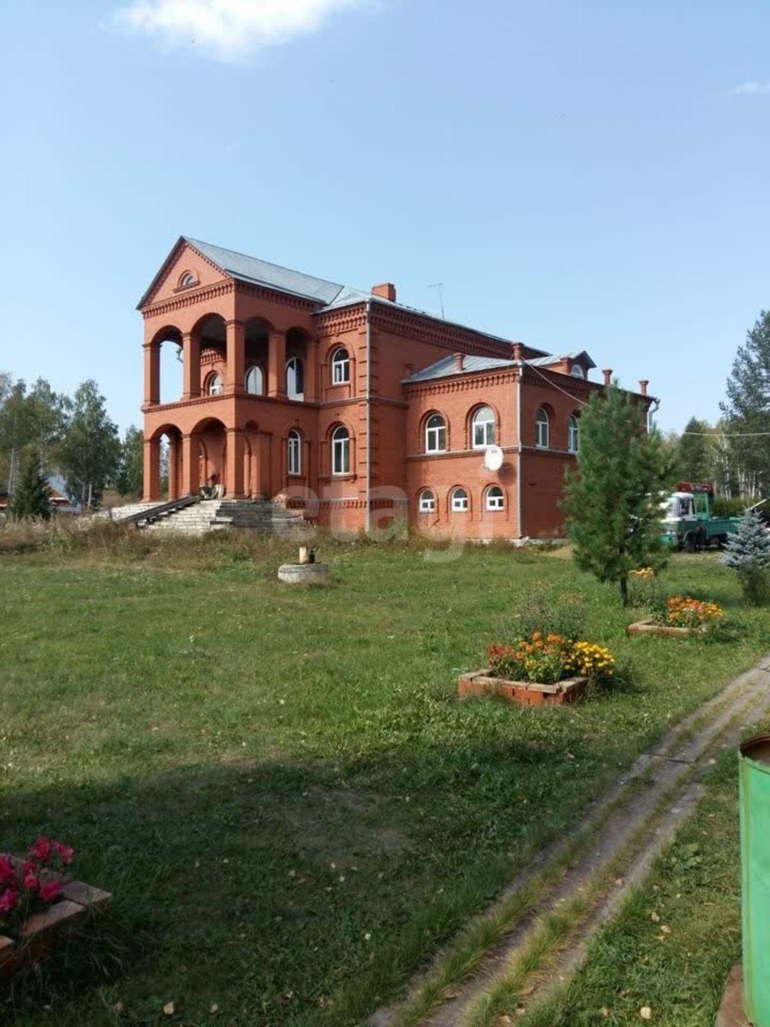Купить дачу, дом, коттедж за 12 000 000 рублей на Садовая улица