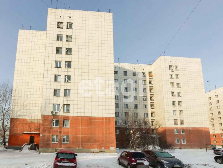Комната Республики, 229