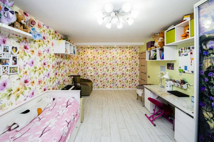 3-комн квартира Арктическая ул, 20