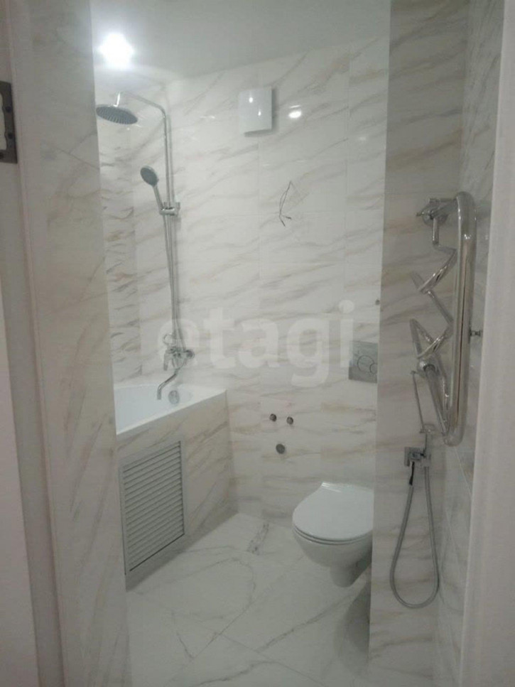 2-комн квартира улица Возрождения, 86