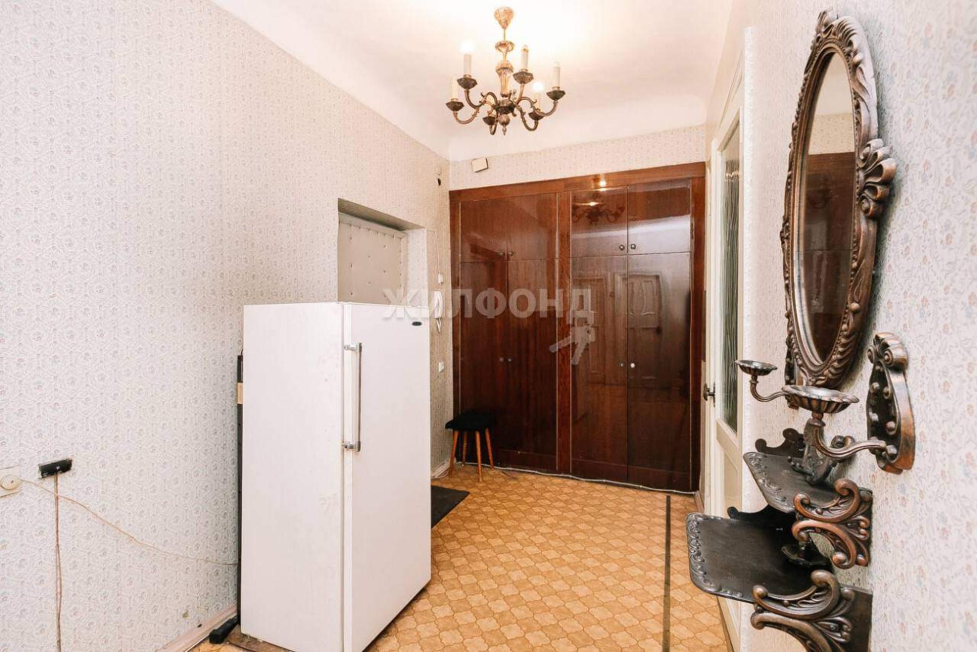 Купить квартиру за 8 300 000 рублей на Пархоменко улица, д.8