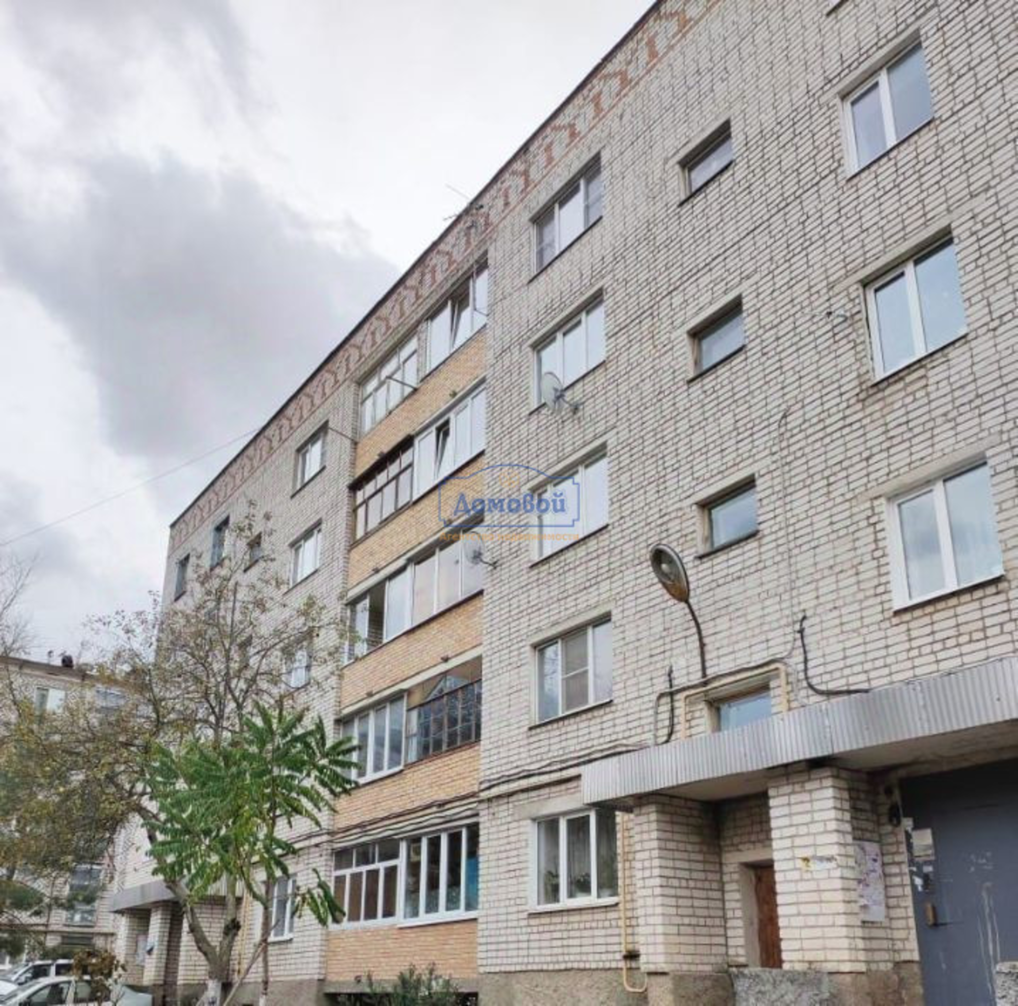 Купить квартиру за 2 500 000 рублей на Гурьянова ул., 8к1