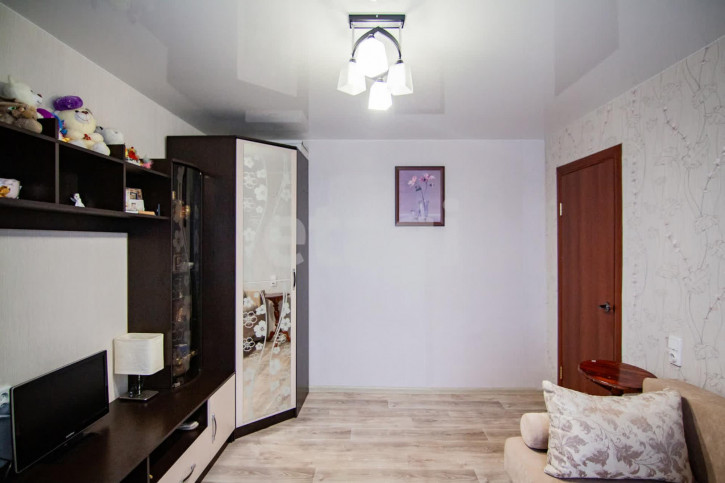 Комната Боровая, 8