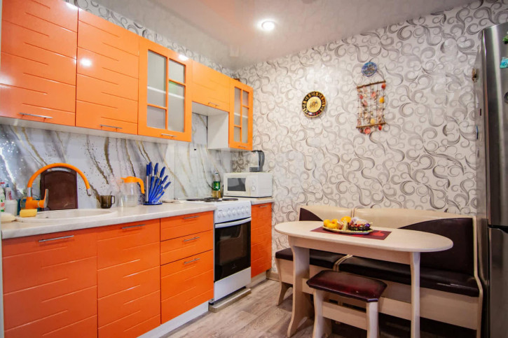 Комната Боровая, 8