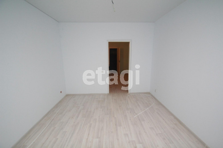 3-комн квартира Овражная, 10