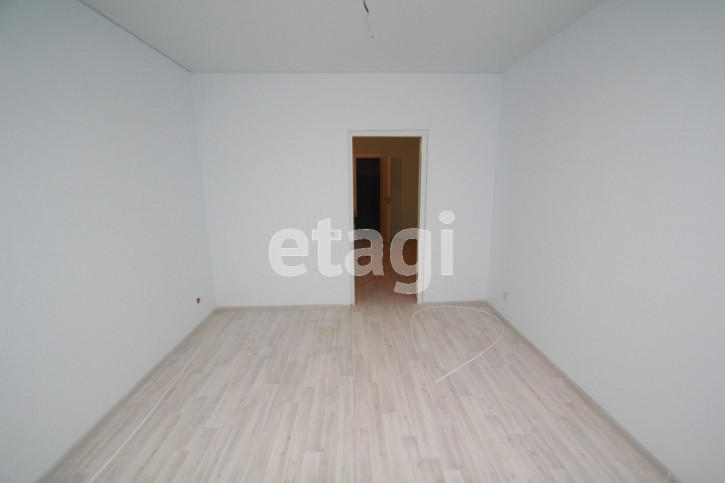 3-комн квартира Овражная, 10