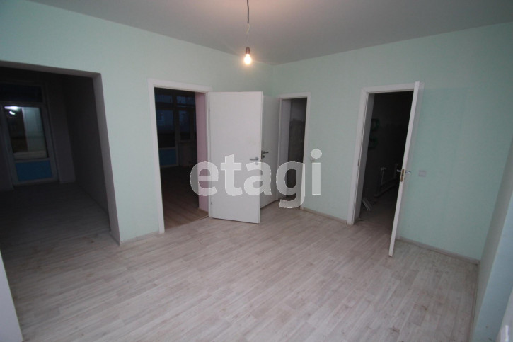 3-комн квартира Овражная, 10