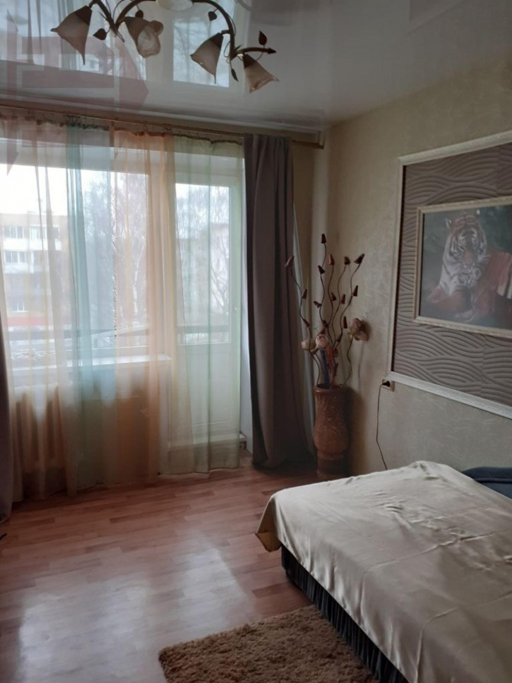 4-комн квартира Горького ул, 138