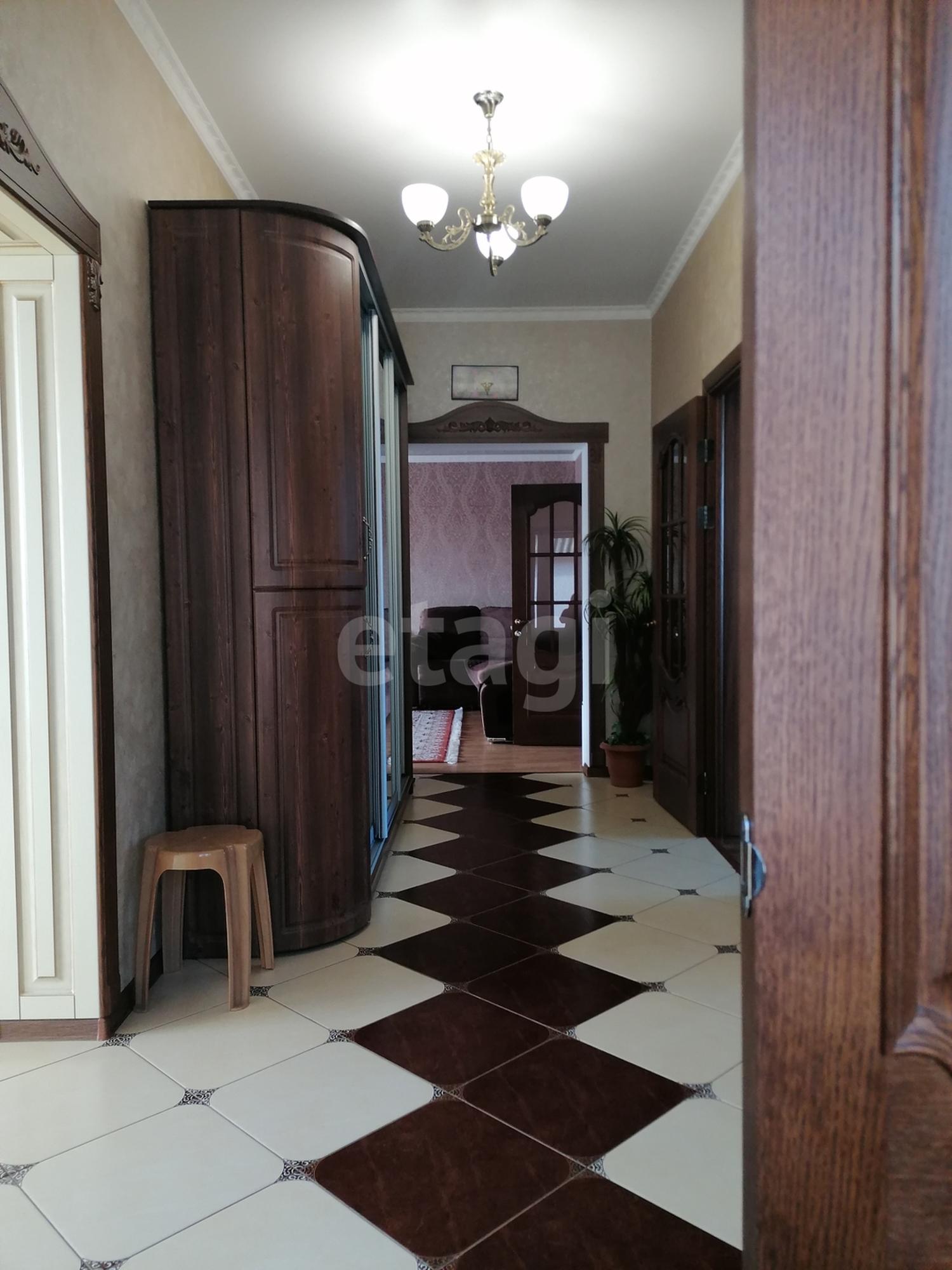 Купить дачу, дом, коттедж за 10 500 000 рублей на Космонавтов