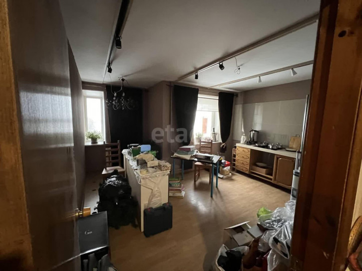 4-комн квартира Голубкова, 17а