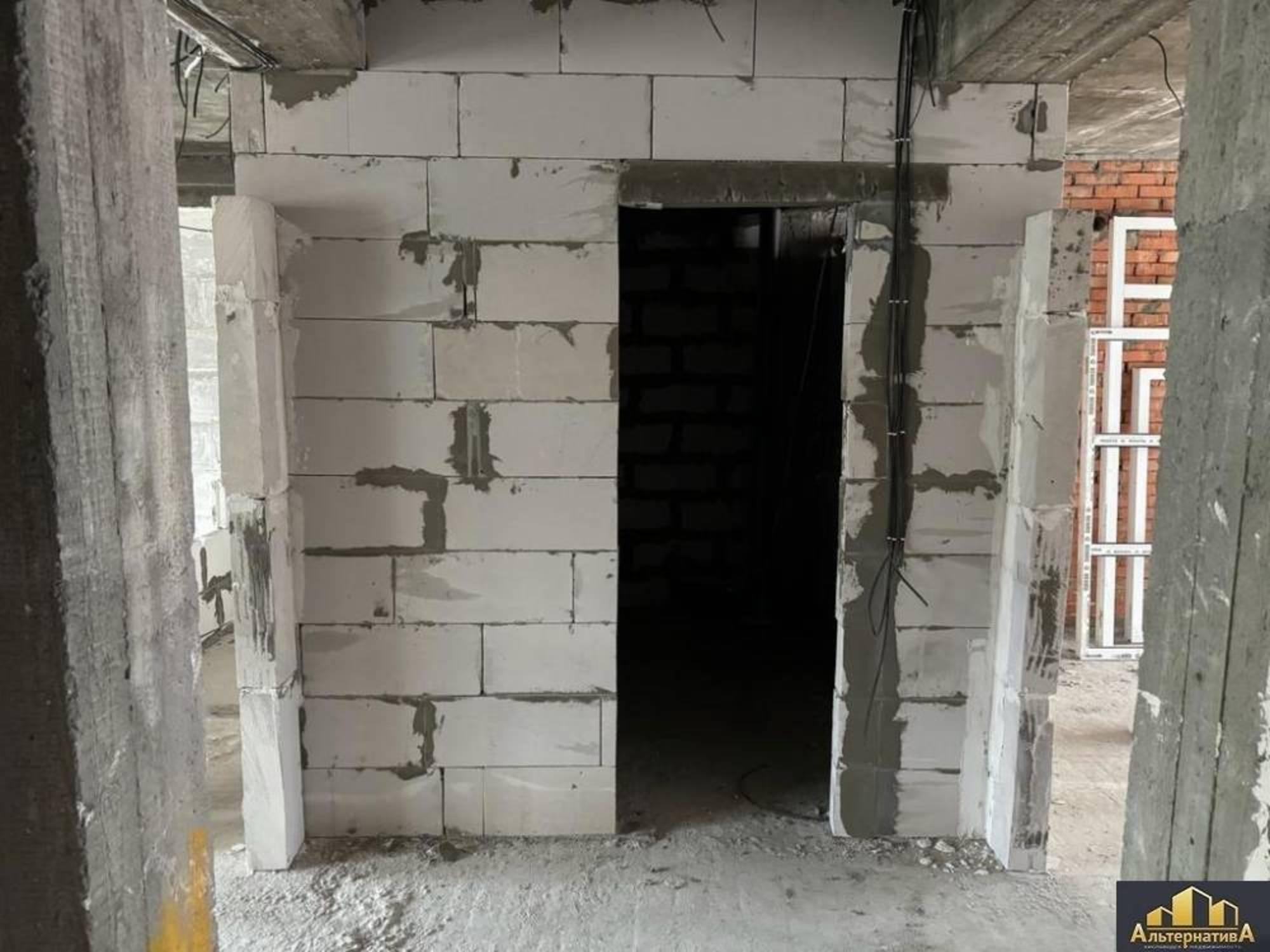 Купить квартиру за 15 500 000 рублей на Декабристов ул.