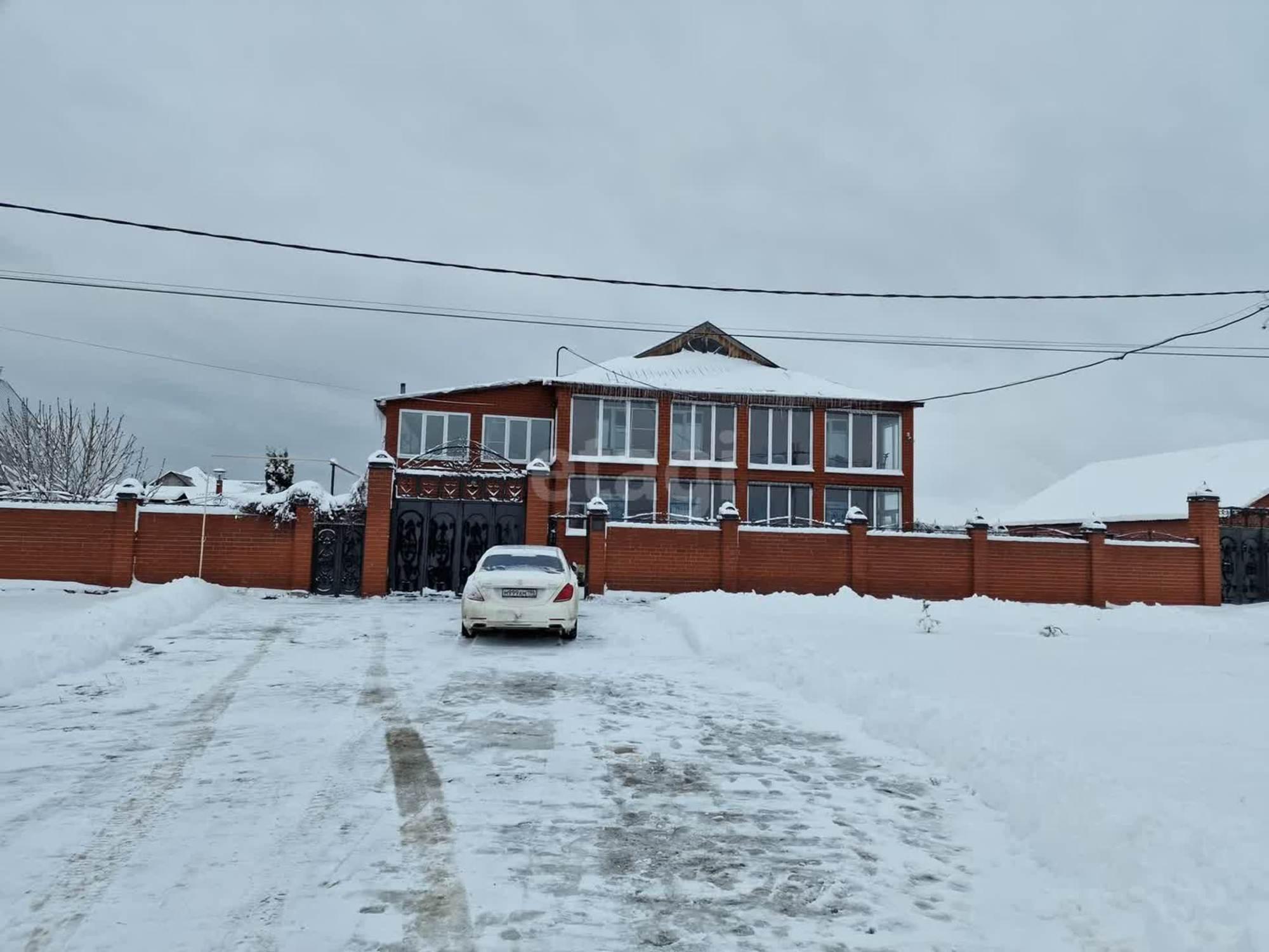 Купить дачу, дом, коттедж за 26 000 000 рублей на Артёмовский, 55